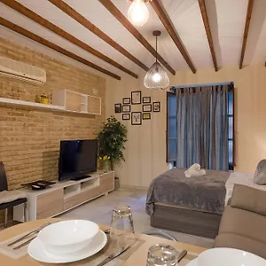 Y Lofts En Triana Apartamento