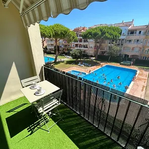 1 Chambre Climatise Avec 3 Piscines A 200 M De La Plage Apartamento Ampuriabrava
